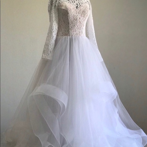 Custom made wedding gown - never worn - Picture 1 of 3